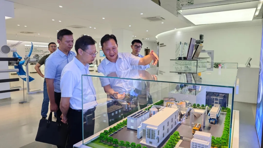 浙江省經(jīng)信廳副廳長婁萬總一行蒞臨川源調(diào)研指導(dǎo)