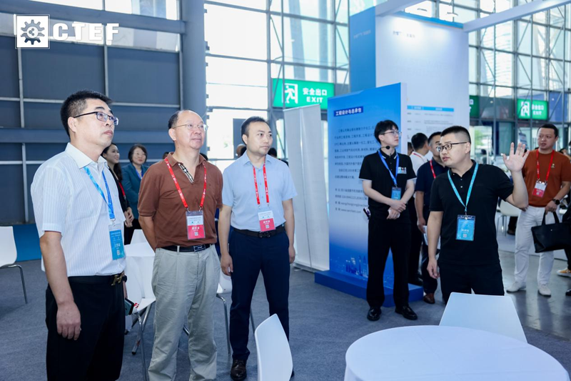 以“展”提“質(zhì)” 賦能西南 2024成都國際石油和化工技術(shù)裝備展覽會今日盛大開幕