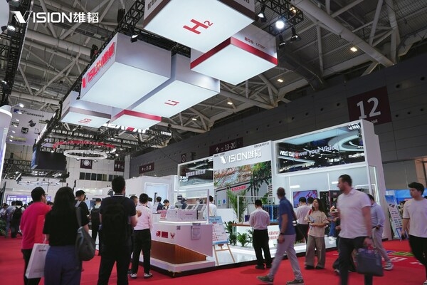 固態(tài)電池首次揭曉！雄韜股份新品亮相CIBF2025