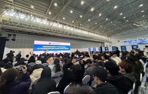 聚勢(shì)世界灣區(qū)，共繪綠色發(fā)展新藍(lán)圖！2025鴻威·世界環(huán)保產(chǎn)業(yè)博覽會(huì)8月8日重磅開(kāi)啟