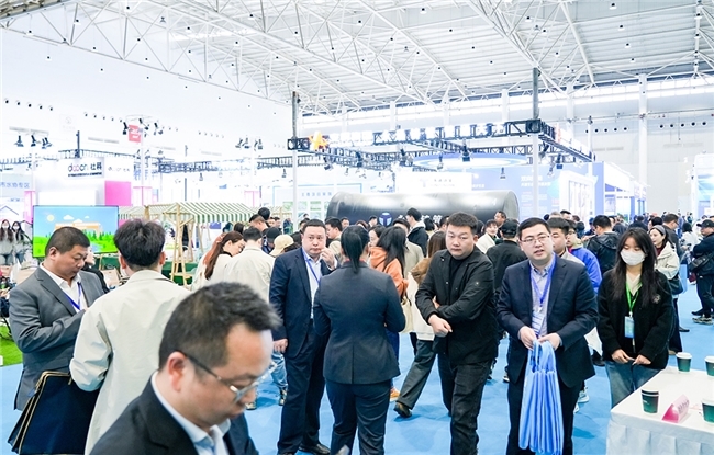 聚勢(shì)世界灣區(qū)，共繪綠色發(fā)展新藍(lán)圖！2025鴻威·世界環(huán)保產(chǎn)業(yè)博覽會(huì)8月8日重磅開(kāi)啟