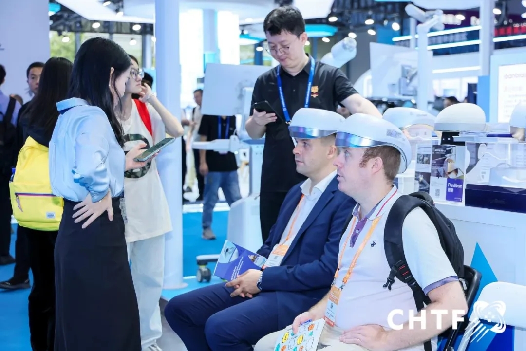 清華、北大、復(fù)旦、香港中文大學(xué)等超百所高校集中亮相 高交會(huì)推動(dòng)科研成果轉(zhuǎn)化“落地生金”